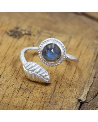 Labradorite Leaf Ring - 925 Sterling Silver Nature-Inspired Jewelry