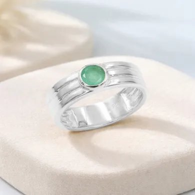 Emerald Band Ring in 925 Sterling Silver - Timeless Handmade Jewelry