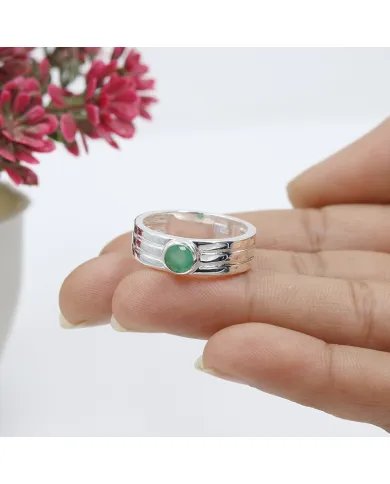 Emerald Band Ring in 925 Sterling Silver - Timeless Handmade Jewelry