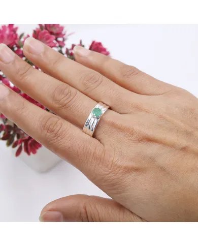 Emerald Band Ring in 925 Sterling Silver - Timeless Handmade Jewelry