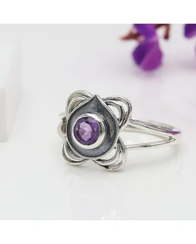Amethyst Ring in 925 Sterling Silver - Handmade Birthstone Jewelry