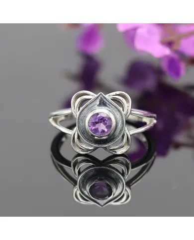 Amethyst Ring in 925 Sterling Silver - Handmade Birthstone Jewelry