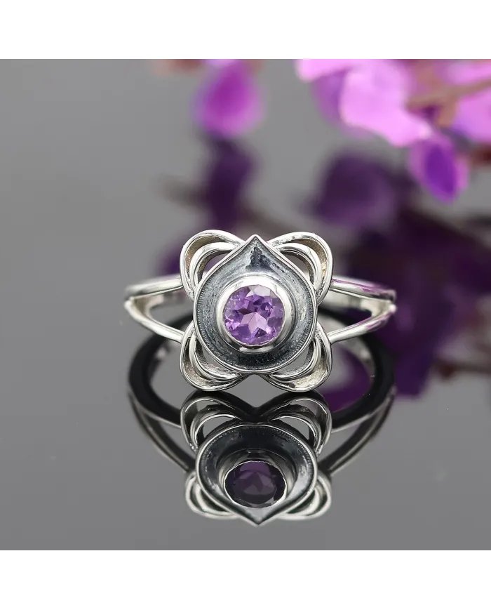 Amethyst Ring in 925 Sterling Silver - Handmade Birthstone Jewelry