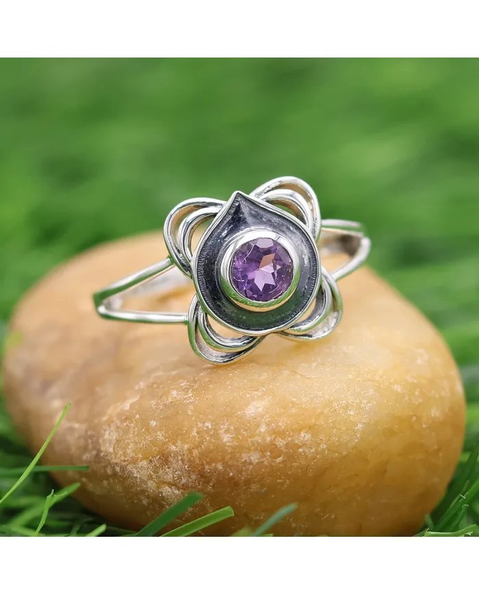 Amethyst Ring in 925 Sterling Silver - Handmade Birthstone Jewelry