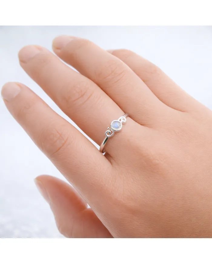 Moonstone Ring in 925 Sterling Silver - Handmade Minimalist Jewelry