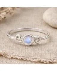 Moonstone Ring in 925 Sterling Silver - Handmade Minimalist Jewelry