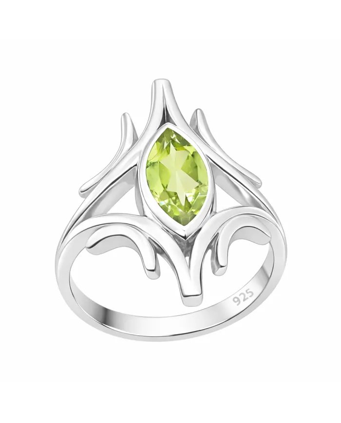 Elegant 925 Sterling Silver Ring with Green Peridot Gemstone