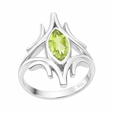Elegant 925 Sterling Silver Ring with Green Peridot Gemstone