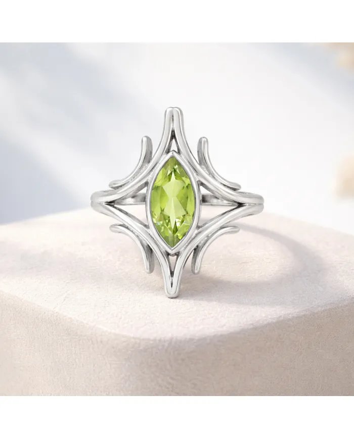 Elegant 925 Sterling Silver Ring with Green Peridot Gemstone
