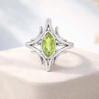 Elegant 925 Sterling Silver Ring with Green Peridot Gemstone