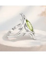 Elegant 925 Sterling Silver Ring with Green Peridot Gemstone