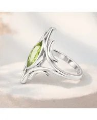 Elegant 925 Sterling Silver Ring with Green Peridot Gemstone