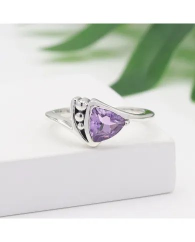 925 Sterling Silver Amethyst Trillion Cut Ring – Handmade Elegant Jewelry
