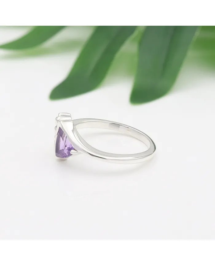 925 Sterling Silver Amethyst Trillion Cut Ring – Handmade Elegant Jewelry