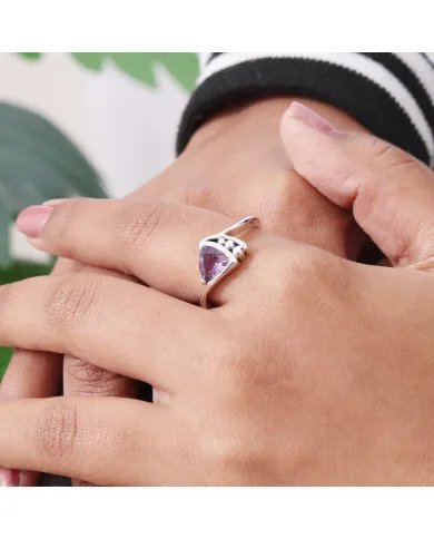 925 Sterling Silver Amethyst Trillion Cut Ring – Handmade Elegant Jewelry