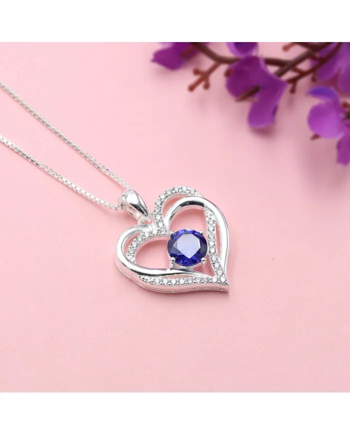 Minimalist heart shape pendant necklaces for women