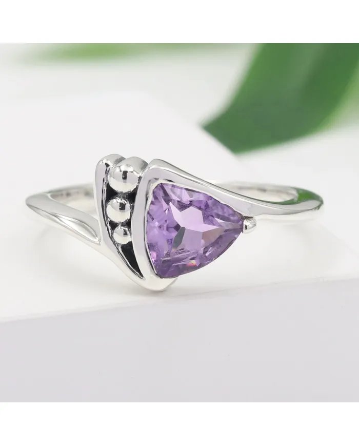 925 Sterling Silver Amethyst Trillion Cut Ring – Handmade Elegant Jewelry