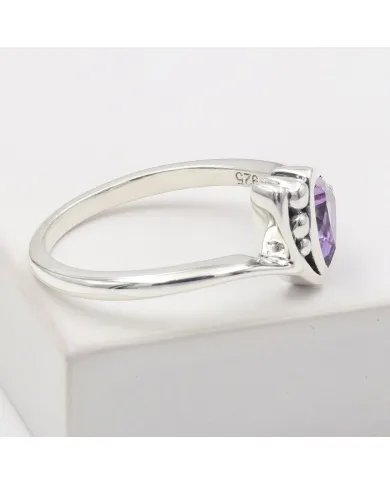 925 Sterling Silver Amethyst Trillion Cut Ring – Handmade Elegant Jewelry