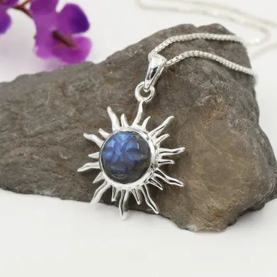 Face Carved Labradorite Pendant in 925 Sterling Silver Gemstone Jewelry