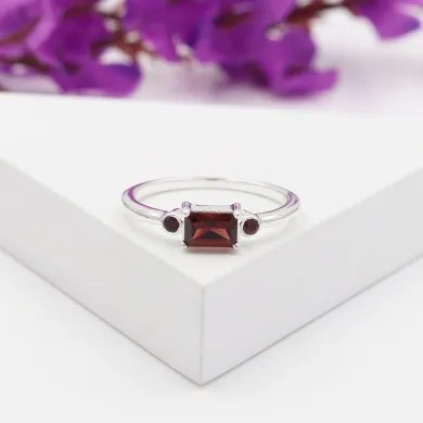 Garnet Gemstone Ring – Handmade 925 Sterling Silver Jewelry