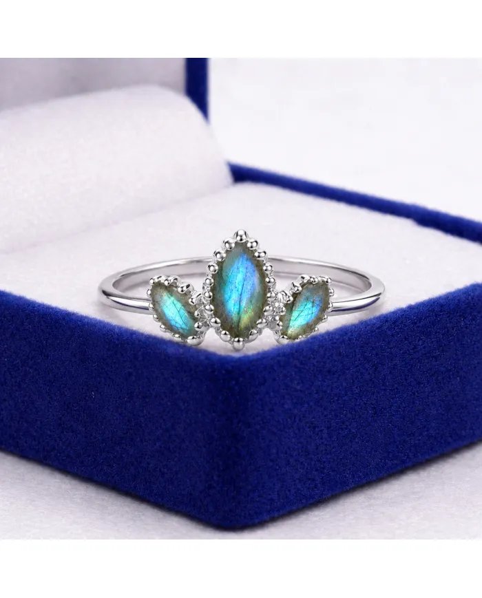 Labradorite Ring in 925 Sterling Silver – Handmade Gemstone Jewelry