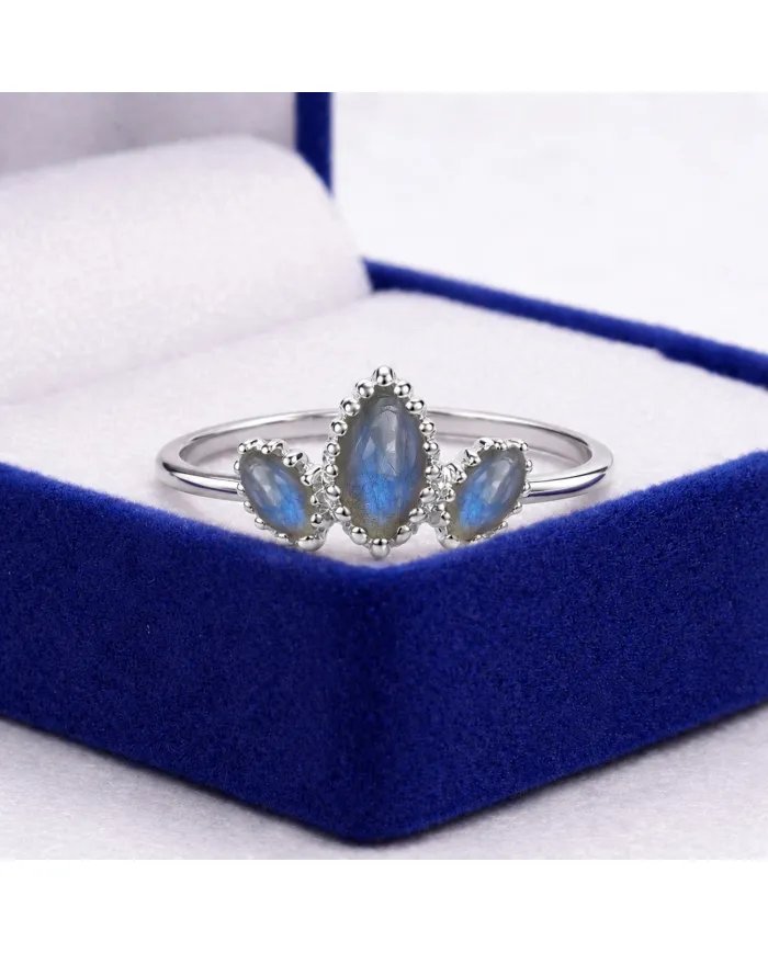 Labradorite Ring in 925 Sterling Silver – Handmade Gemstone Jewelry