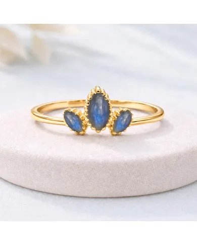 Labradorite Ring in 925 Sterling Silver – Handmade Gemstone Jewelry