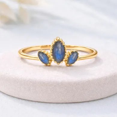 Labradorite Ring in 925 Sterling Silver – Handmade Gemstone Jewelry