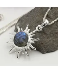 Face Carved Labradorite Pendant in 925 Sterling Silver Gemstone Jewelry