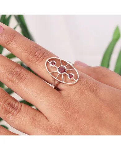 Garnet Ring in 925 Sterling Silver - Handmade Gemstone Jewelry