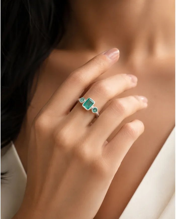 Emerald Ring in 925 Sterling Silver – Elegant Handmade Jewelry