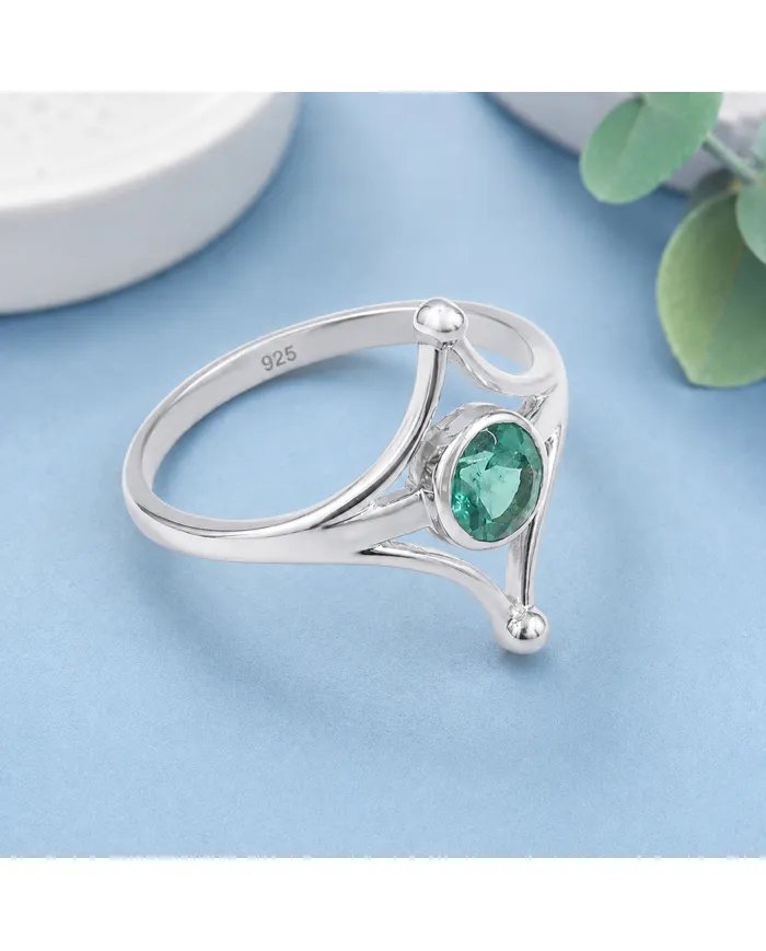 Emerald Solitaire Ring in 925 Sterling Silver Handmade Jewelry for Her
