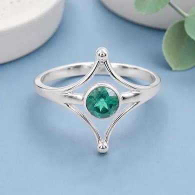 Emerald Solitaire Ring in 925 Sterling Silver Handmade Jewelry for Her
