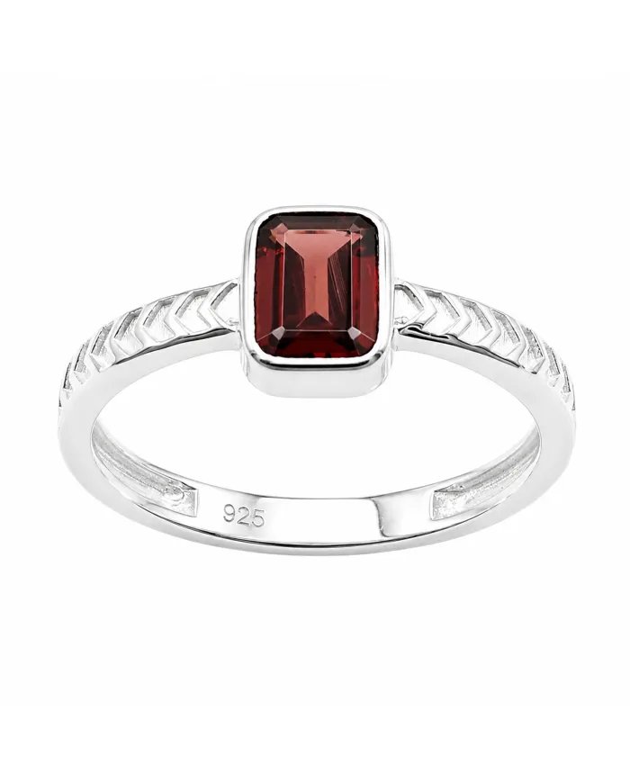 Garnet Ring in 925 Sterling Silver – Handmade Gemstone Jewelry