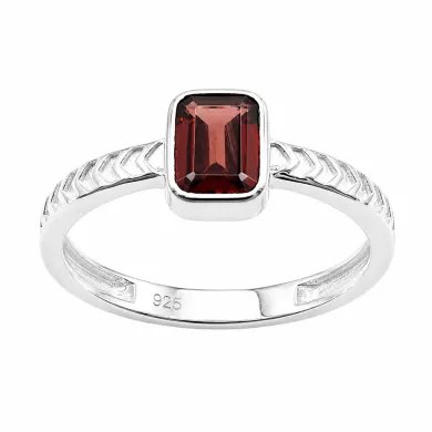 Garnet Ring in 925 Sterling Silver – Handmade Gemstone Jewelry