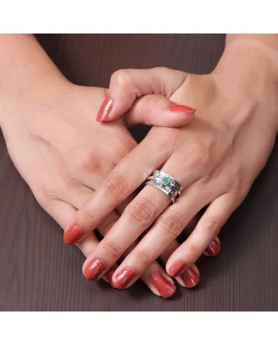 Emerald Spinner Ring - Sterling Silver Oxide Ring Handcrafted Ring Anxiety Ring Meditation Ring Stress Relief Unique Dainty Ring